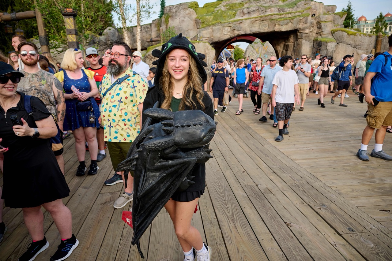 Guests%20in%20How%20to%20Train%20Your%20Dragon%20 %20Isle%20of%20Berk%20Large.jpeg